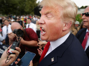  أثارت تصريحات ترامب هذه جدلا حيث دانها زعيم حزب العمال البريطاني