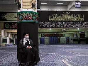 خامنئي مسؤول عن الملف النووي طلب من الشيطان الاكبر توقيع على اتفاق