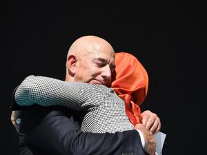 موقف جعل ما تقوم به خطيئة خاشقجي ومن خلفها هباءً منثورا”.