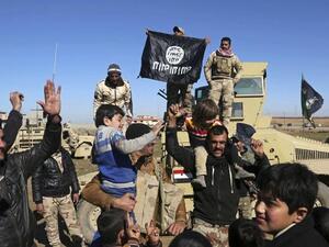  القاعدة المذكورة قد تعرضت لهجوم على أيدي المتشددين الأسبوع الماضي.