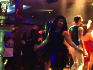  سلسلة النوادي الليلية "وايت" فتحت فرعا جديدا لها في الواجهة البحرية لمدينة جد