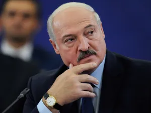 يخوض سباق الانتخابات الرئيس المنتهية ولايته ألكسندر لوكاشينكو