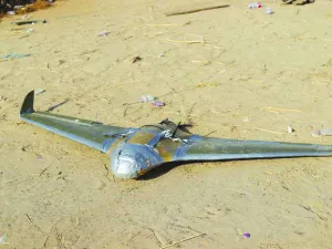 جماعة الحوثي المتمردة المدعومة من ايران قصفت مطارات أبها وجازان ونجران في السعودية 