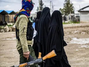 تاتي هذه الخطوة بعد قليل من طلب بغداد استبدال قيادة التحالف الدولي 
