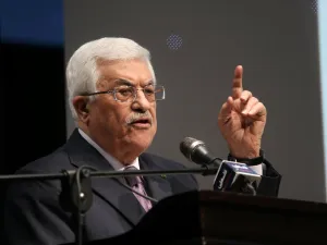 عباس:  نتمسك بالسلام مع الاسرائيليين كخيار استراتيجي