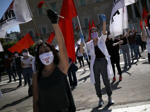 اليونان.. العمال يحتفلون بعيدهم رغم كورونا