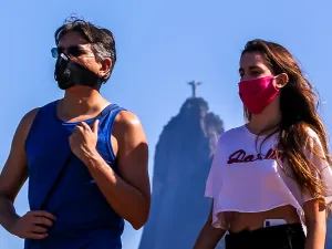 وأصيب أكثر من 32,622,490 شخصا حول العالم بفيروس كورونا المستجد، بينهم 22,360,200 تعافوا حتى اليوم.