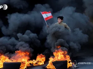 قرار بالحجز على ممتلكات حاكم مصرف لبنان