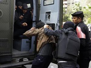 مصر: استغلال كورونا لتعديل قانون الطوارئ واحكام قبضة اجهزة الامن على البلاد