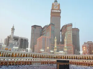 تواجه البلاد عواقب التراجع الحاد في أسعار النفط والخسائر الناجمة عن فيروس كورونا المستجد