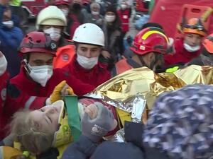 ارتفاع ضحايا زلزال إزمير إلى 79