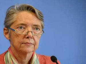 وزيرة النقل إليزابيث بورني