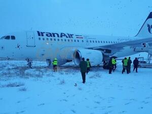 إيران.. طائرة ركاب تخرج عن المدرج