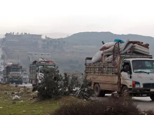 مدينة معرة النعمان ومحيطها خالية تقريبا من المدنيين حيث تفر العائلات شمالا إلى برّ الأمان