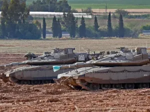 إسرائيل تغلق معبر كرم أبو سالم على خلفية تواصل إطلاق بالونات حارقة من غزة