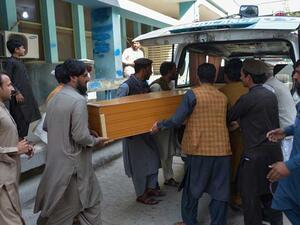 مقتل 12 شخصا خلال تدافع بأفغانستان للحصول على تأشيرة سفر لباكستان