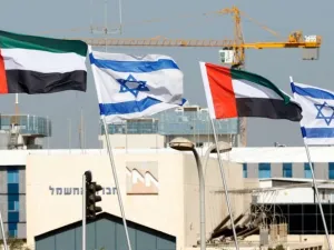 عشرات الآلاف بباكستان يتظاهرون ضد تطبيع الإمارات مع الاحتلال الإسرائيلي