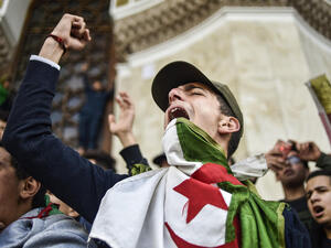 الجزائر تحدد تاريخ بدء الحراك "يوما وطنيا"