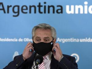 الرئيس الأرجنتيني ألبرتو فرنانديز