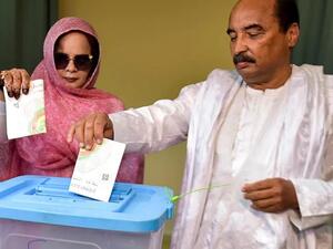 الرئيس الموريتاني محمد ولد عبد العزيز وزوجته 