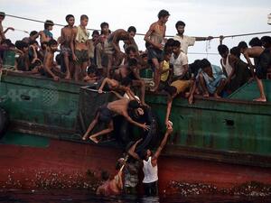 إنقاذ 119 من مسلمي الروهنغيا من الغرق بخليج البنغال