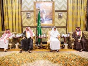 محمد ابن سلمان يعزي محمد بن نايف بوفاة والدته