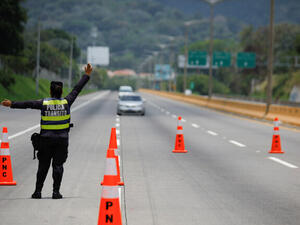 المحكمة العليا في السلفادور تقضي بتعليق حالة الطوارئ