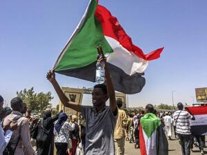 تجمع المهنيين السودانيين يدعو لإسقاط المجلس العسكري