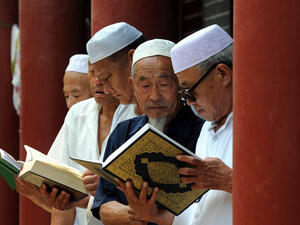 آلاف الأتراك يشاركون بمسيرة دعما لأقلية الإيغور في الصين 