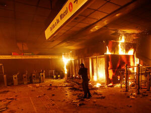 احتجاجات عنيفة في كولومبيا ضد إصلاحات اقتصادية ومقتل متظاهر