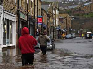 العاصفة كيارا تجتاح أوروبا مخلّفة ما لا يقل عن 7 قتلى