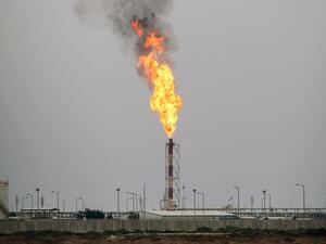 إصابة 3 عراقيين جراء قصف استهدف مجمعا نفطيا في البصرة