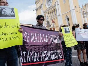 صحافيون يتظاهرون احتجاجا على اغتيال زميلة لهم في ولاية فيراكروز المكسيكية