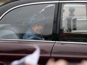 الملكة إليزابيث غادرت قصر باكنغهام