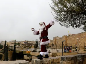 إسرائيل تتراجع عن حظر دخول مسيحيي غزة وتسمح لهم بزيارة المدن المقدسة