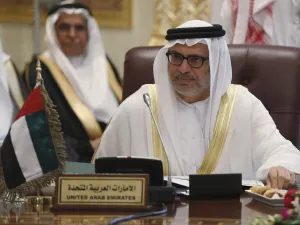  أنور قرقاش