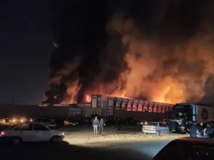 اندلاع حريق كبير في مصنع قرب العاصمة الإيرانية
