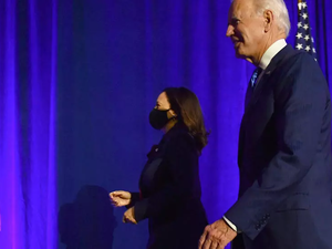 بايدن واثق في الفوز بالرئاسة ويدعو الى وحدة الأميركيين