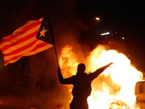 50 جريحاً بصدامات في برشلونة بين الشرطة ومتظاهرين