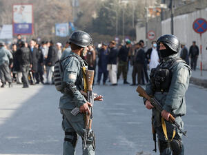 مقتل وإصابة العشرات وسط أفغانستان وطالبان تتبنى الهجوم