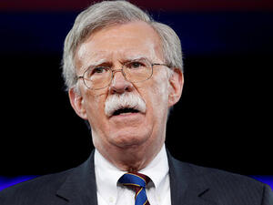 أمريكا ستمدد الإعفاءات من العقوبات المرتبطة بنووي إيران