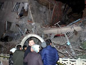 ارتفاع حصيلة ضحايا زلزال تركيا إلى 18 قتيلا