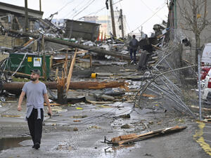 مقتل 25 شخصا على الأقل في أعاصير قوية بولاية تنيسي الأمريكية