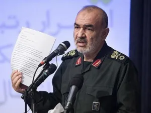 قائد الحرس الثوري في إيران حسين سلامي