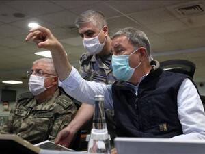  وزير الدفاع التركي خلوصي أكار، يشرف على إدارة وقيادة العملية 