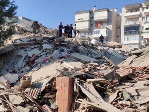 ارتفاع ضحايا زلزال إزمير إلى 51