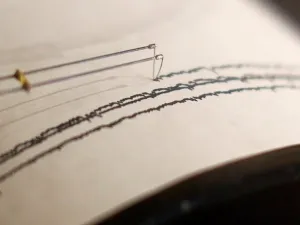 زلزال قوي يضرب شمال شرقي إيران