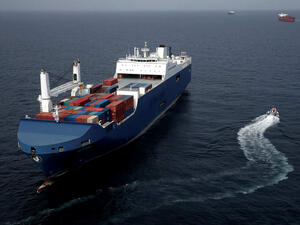 بنما تحذف من سجلاتها مزيدا من السفن التي تنتهك العقوبات