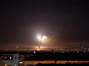 دوي انفجارات متتالية في سماء مدينة جبلة بسوريا