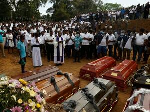 ارتفاع حصيلة ضحايا تفجيرات سريلانكا إلى 359 قتيلا